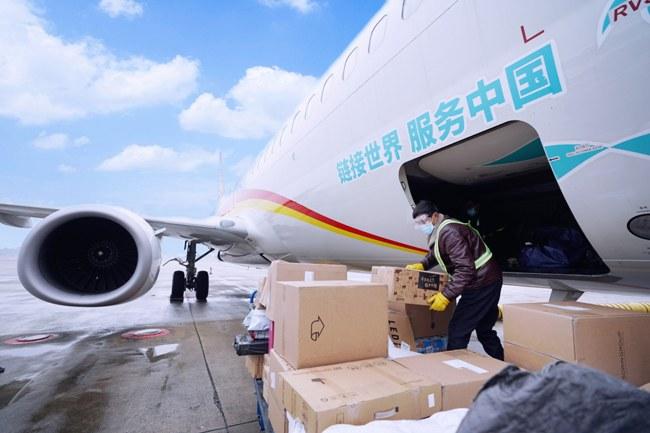 三峽機場物流公司創新推出“落地即配送”服務，提升航空貨運便捷性