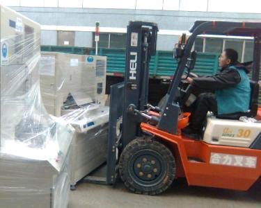 高效便捷的叉車租賃與裝卸服務 您的全天候物流解決方案